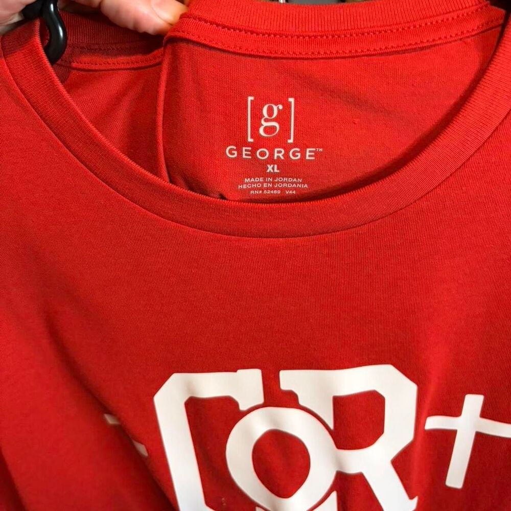 Unbranded Men's Red T-shirt - Picture 2 of 3